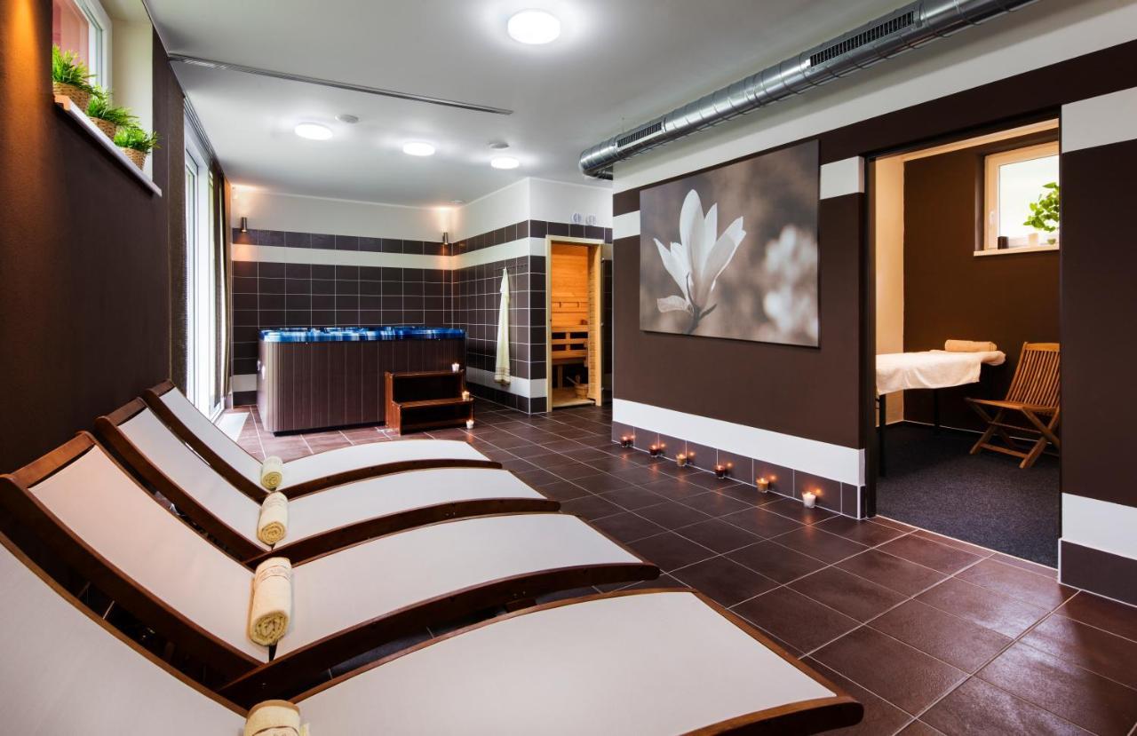 Penzion Acrobat Park Stity Екстер'єр фото