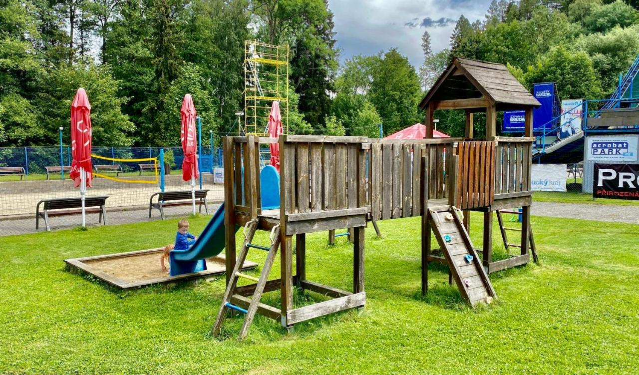 Penzion Acrobat Park Stity Екстер'єр фото